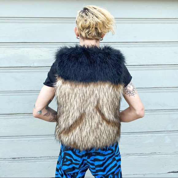 Talula Aritzia Park Slope Faux Fur Vest - Picture 7 of 9